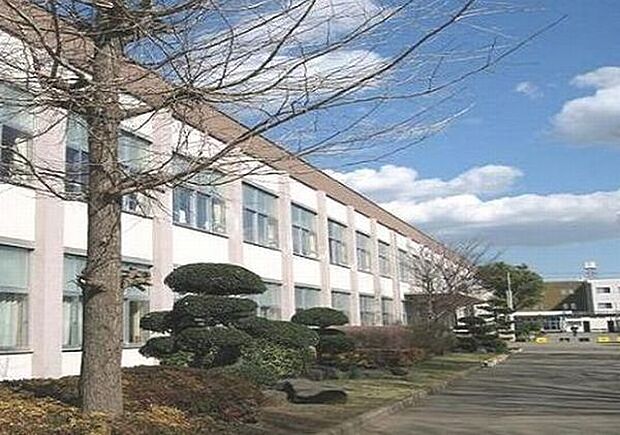 綾瀬市立綾北中学校まで1299m