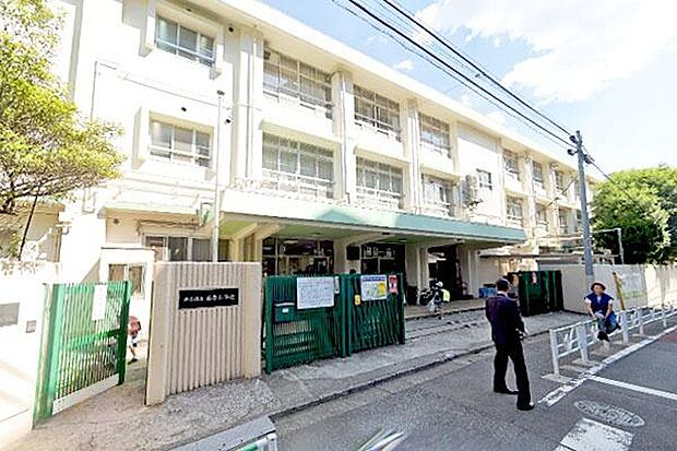 渋谷区立西原小学校まで280m