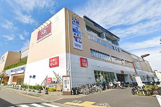 ユニクロ世田谷千歳台店まで450m、THE SPA成城も同じ建物内にあります。