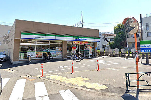 ファミリーマート世田谷若林一丁目店まで500m