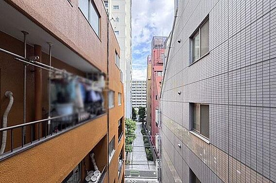 バルコニーから...