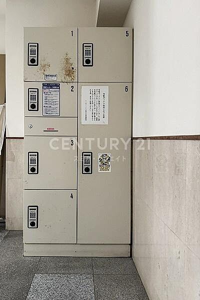 宅配ボックス／お出掛けの際も荷物が受け取れる宅配ボックス付きです。