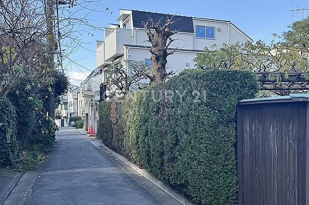 建物外観(2025.12撮影)/ご見学予約受付中です。お気軽にお問い合わせください!