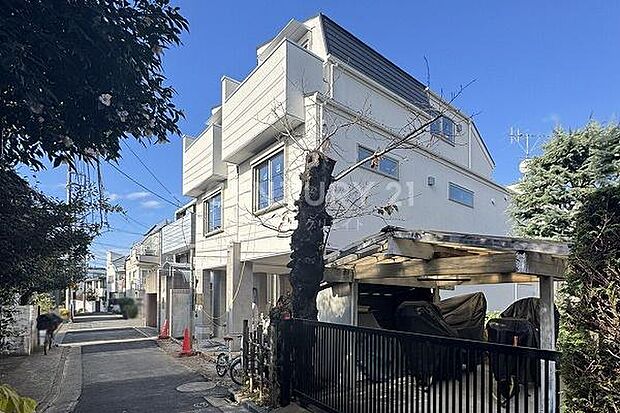 建物外観(2025.12撮影)/目黒線・大井町線「大岡山」駅へ徒歩約10分、駅周辺は商店街が賑わいお買い物やお食事に便利、現地周辺は落ち着いた住環境となっております。