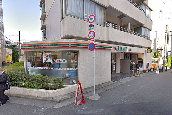 セブンイレブン北参道駅前店まで400m