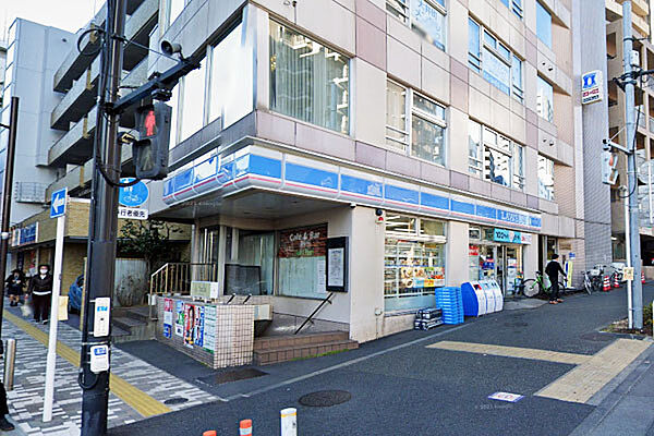 ローソン東大井五丁目店まで140m