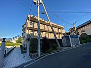 金剛駅よりバス10分 徒歩4分 2階 築31年10ヶ月の賃貸物件