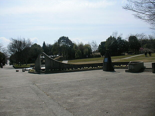 津々山台公園まで627m