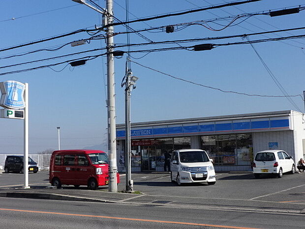 ローソン富田林錦織東店まで618m