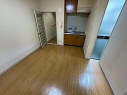 メゾン・メルヴェール 102 1階ワンルームのリビング/ダイニング