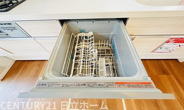 《システムキッチン》　■ビルトインタイプの食洗機。食器を一度にまとめて洗えてとても便利です。