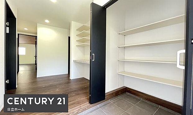 《玄関》　■我が家の顔である玄関。帰るのが楽しみになりますね。