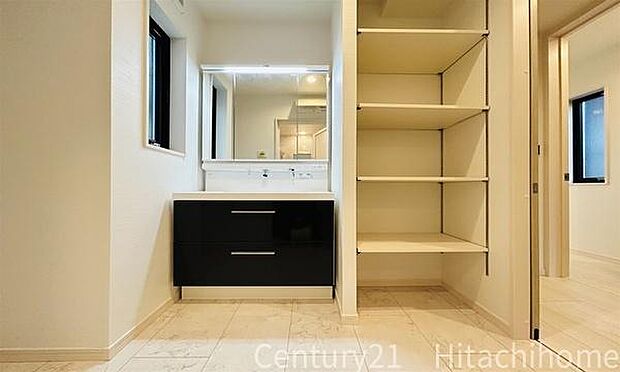 《洗面台》 ■朝のバタバタした身支度を支えてくれる洗面所。