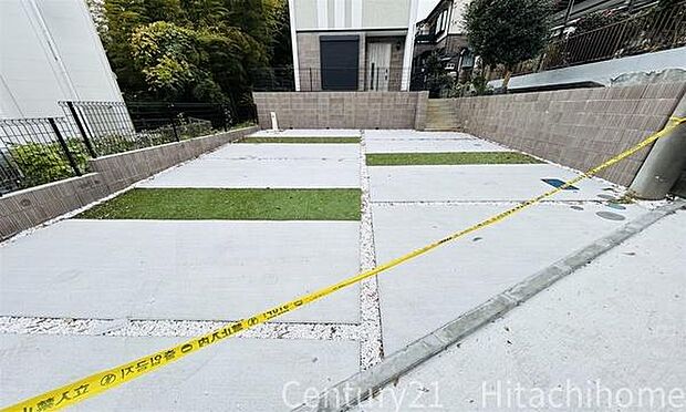 《駐車場》 ■駐車場3台可能。(車種、向きによります)