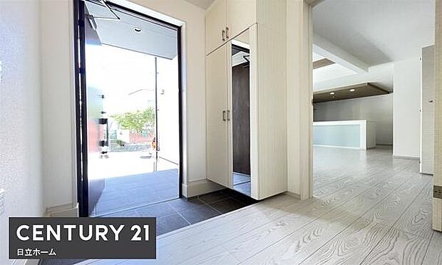 《玄関》　■我が家の顔である玄関。帰るのが楽しみになりますね。