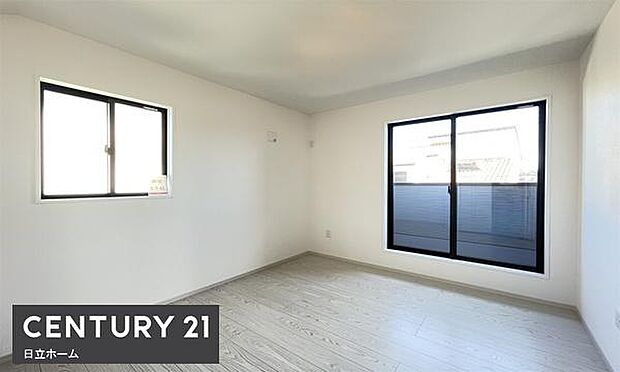 《子供部屋》　■机とべットを入れても十分な広さ、お子様の勉強部屋に。グングンと成績ＵＰの予感が。