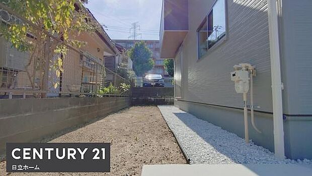 《庭》　■小さくてもお庭があるのは嬉しいですね。