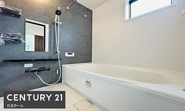 《浴室》　■ゆったり足を伸ばせる浴槽。お子様と一緒でもゆとりの1坪タイプ。1日の疲れを癒してくれるバスタイム。