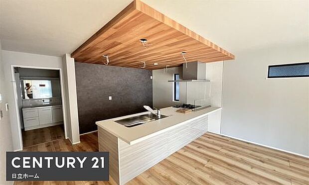 《システムキッチン》 ■会話を楽しみながら食事を味わう。一緒にいる時間が楽しい空間。カフェにいるような気分で毎日を過ごしたい。家族でいる時間を柔らかに包み込むインテリア。