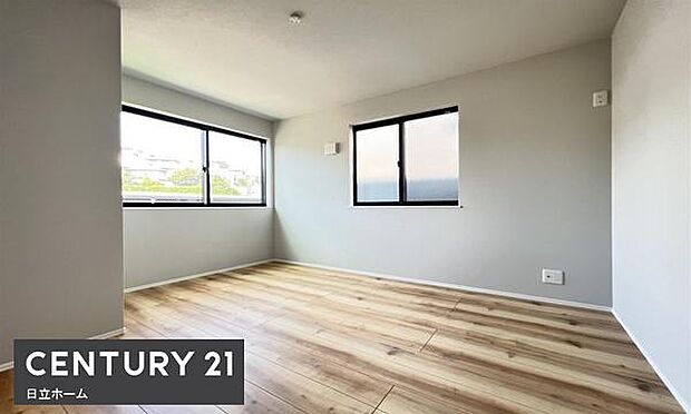 《洋室》 ■収納もしっかりとれていて、陽当たりも良く明るい居室。