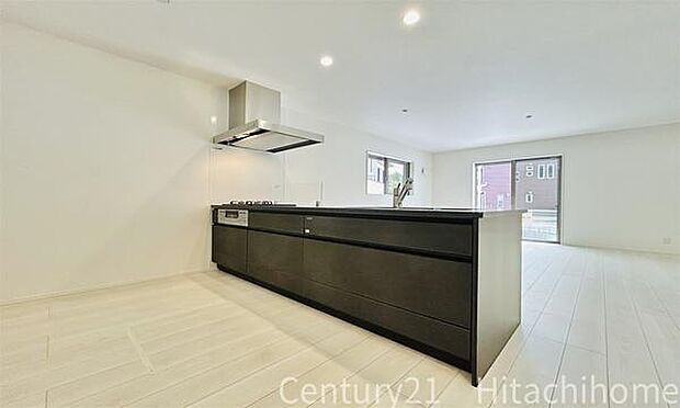 《キッチン》 ■使いやすい収納豊富なキッチンです。