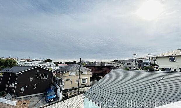 《眺望》 ■前面に高い建物がないので開放的で開けた眺望が望めます。