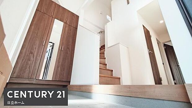 《玄関》　■我が家の顔である玄関。帰るのが楽しみになりますね。