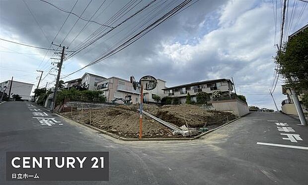 スタイリッシュな「デザイナーズハウス」全棟2階建で使いやすい間取り設計です。全棟カースペース並列2台