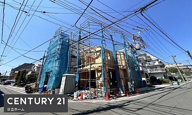 《外観》　■一戸建ての多いエリア、静かで落ち着いた雰囲気。シンプルで美しいフォルム空気までクリーンになるような佇まい。心地よいライフスタイルが実現できるそんな予感。