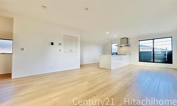 《リビングダイニング》 ■上質な時間を育む暮らしのメインステージ。寛ぎとご家族とのコミュニケーションを育む居心地のよい場所。この明るい空間は家族に安らぎを与えて、落ち着いた心地よい空間になるでしょう。