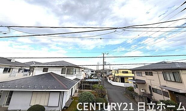 《眺望》 ■前面に高い建物がないので開放的で開けた眺望が望めます。