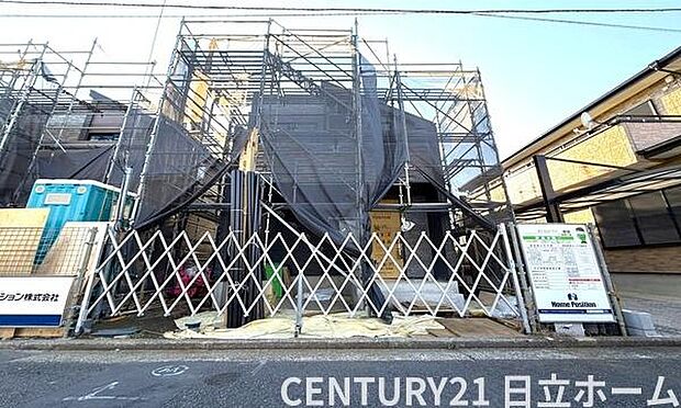 一戸建ての多いエリア、静かで落ち着いた雰囲気。シンプルで美しいフォルム空気までクリーンになるような佇まい。心地よいライフスタイルが実現できるそんな予感。