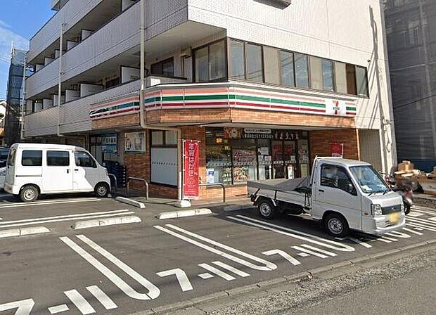 セブンイレブン横浜坂本町店まで756m