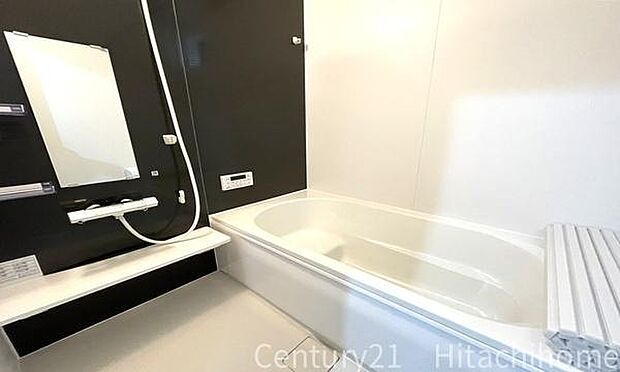 《浴室》　■ゆったりくつろげる癒しのバスルーム。