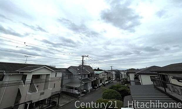 《眺望》　■前面に高い建物がないので開放的で開けた眺望が望めます。