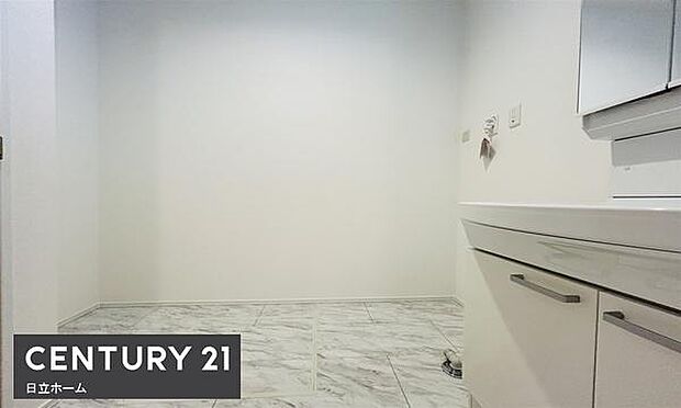 《洗面台》　■朝のバタバタした身支度を支えてくれる洗面所。