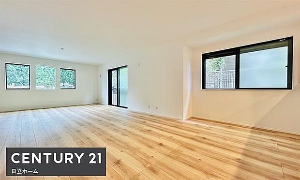 《リビングダイニング》 ■家族が自然と集まって、思い思いにくつろぎ、遊び、語らう、やすらぎの空間。