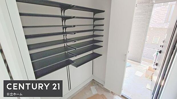 《収納》　■効率よく片付けられる収納スペース