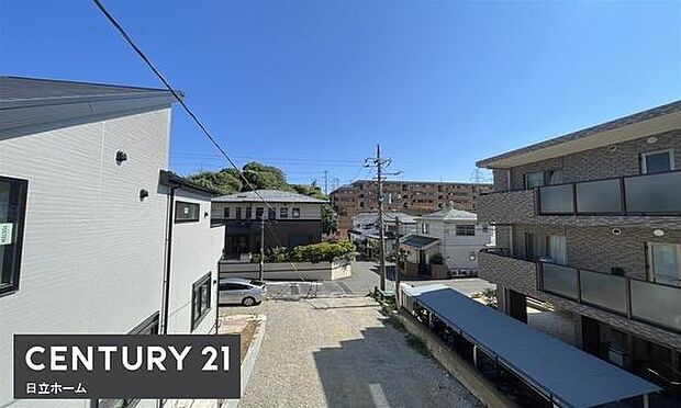 《眺望》　■「空」×「光」×「風」。開放感を具現化したような現地は、まさに「永住の地」としての選択肢です。遠くまで見渡せる眺望は息抜きににもぴったり。仕事に勉強に、新たなやる気と元気を与えてくれます。