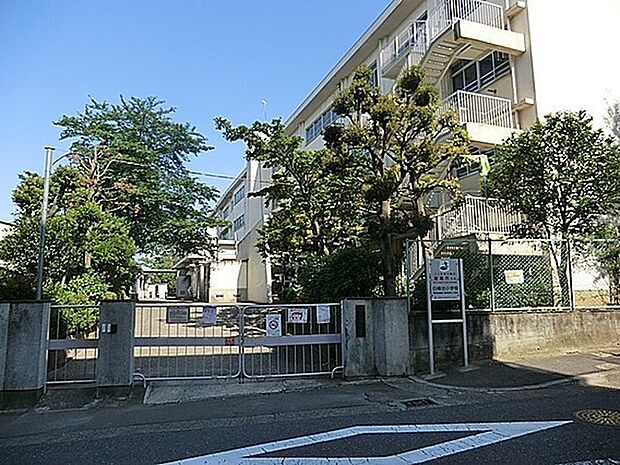 川崎市立白幡台小学校まで329m