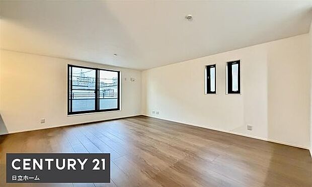 《リビングダイニング》　■ご家族でゆったりとした時間を過ごす場所です。