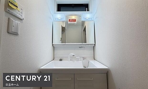 《洗面化粧台》　■使いやすいシャープなデザインの洗面化粧台。