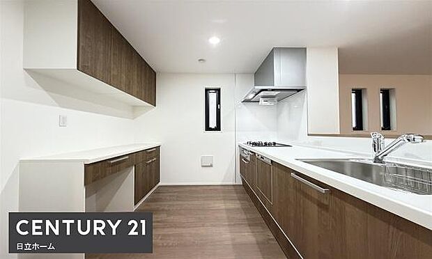 《システムキッチン》　■会話を楽しみながら食事を味わう。一緒にいる時間が楽しい空間。