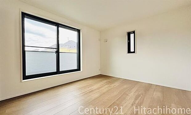 《洋室》 ■机とべットを入れても十分な広さ。。お子様の勉強部屋に。