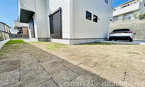 《庭》　■子供のころに夢見た「庭付きマイホーム」。その夢が現実となるかもしれませんね。人目を気にせず開放的に。お庭で家庭菜園などはいかがでしょうか。