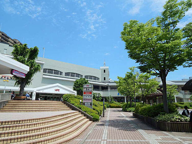 そうてつローゼン緑園都市店まで1262m、新鮮な食料品が揃います。相鉄ポイントカードは、ポイントが貯まるとお買い物に使えます。