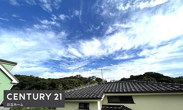 《眺望》　■「空」×「光」×「風」。開放感を具現化したような現地は、まさに「永住の地」としての選択肢です。