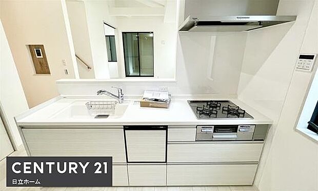 《システムキッチン》 ■お手入れしやすくきれいなキッチン。お料理の始めから後片付けまで楽しい時間になりそうです。