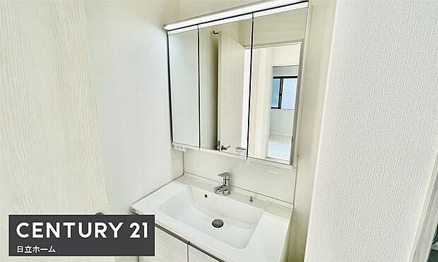 《洗面化粧台》 ■デザイン性の高い洗面台。