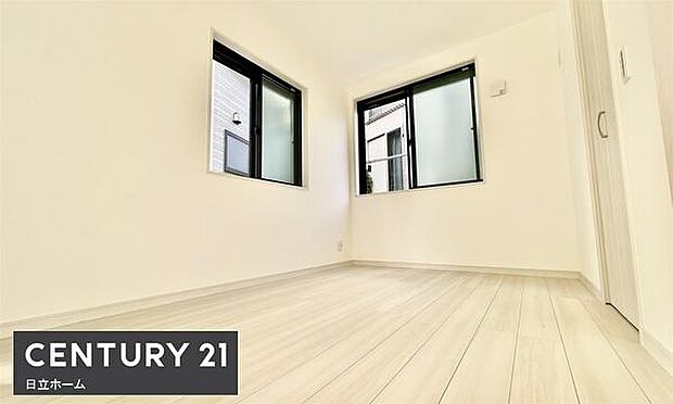 《洋室》 ■明るくスタイリッシュな空間になっています。